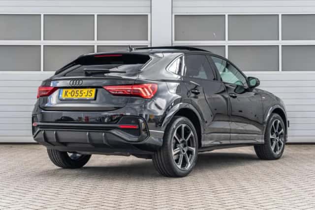 Audi Q3 (2021) thumbnail 2