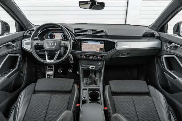 Audi Q3 (2021) thumbnail 4
