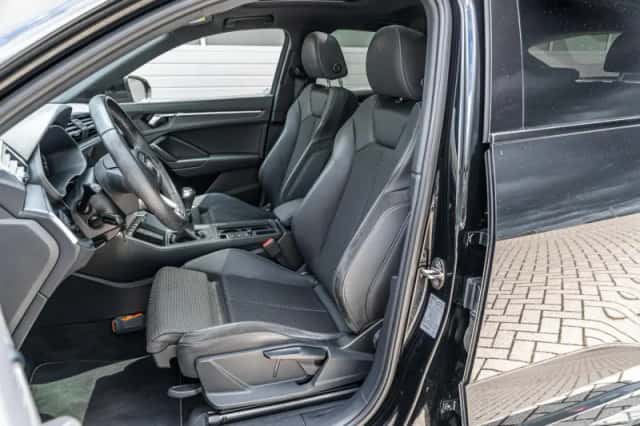 Audi Q3 (2021) thumbnail 5