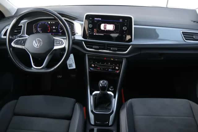 Volkswagen T-Roc (2022) thumbnail 5