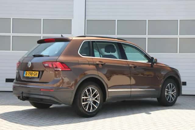 Volkswagen Tiguan (2016) thumbnail 2