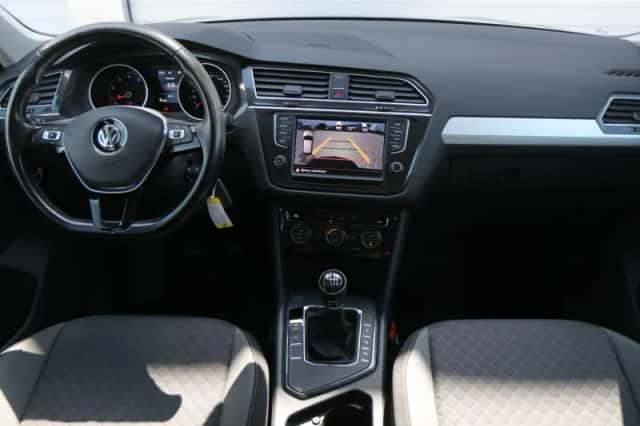 Volkswagen Tiguan (2016) thumbnail 5