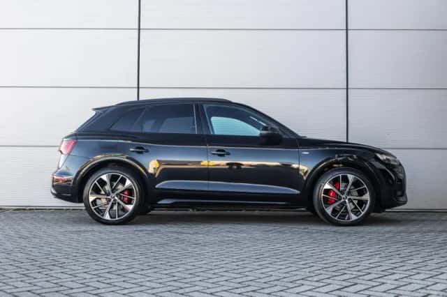 Audi Q5 (2022) thumbnail 3