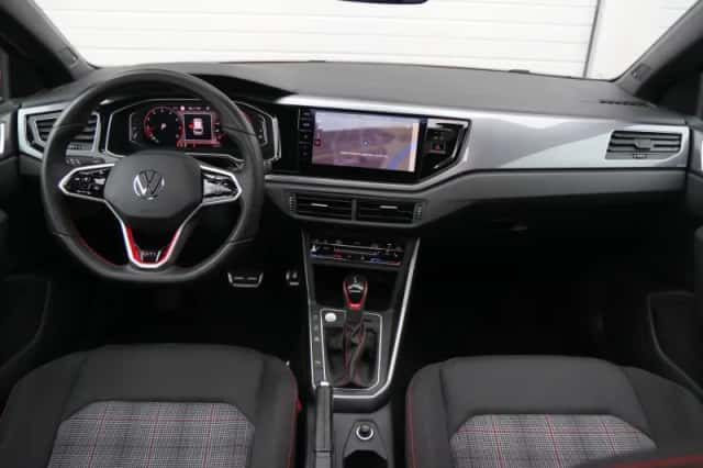 Volkswagen Polo (2023) thumbnail 5