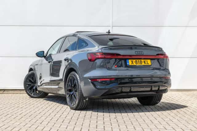 Audi Q8 (2023) thumbnail 2