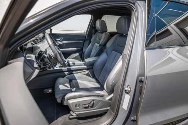 Audi Q8 (2023) thumbnail 5