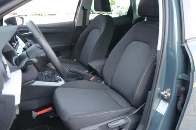 SEAT Arona (2025) thumbnail 4