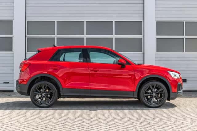 Audi Q2 (2022) thumbnail 3
