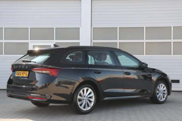 Škoda Octavia (2024) thumbnail 2