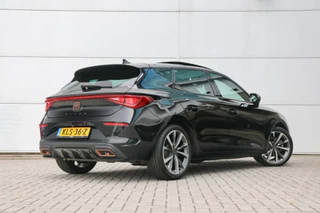 CUPRA Leon (2024) thumbnail 2