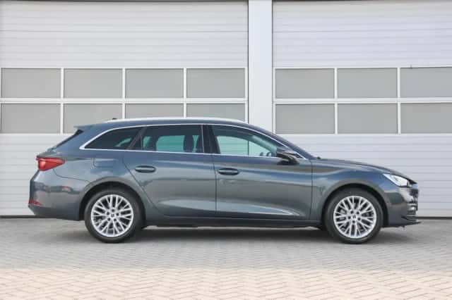SEAT Leon Sportstourer (2023) thumbnail 3