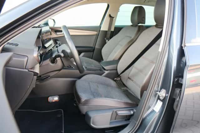 SEAT Leon Sportstourer (2023) thumbnail 4