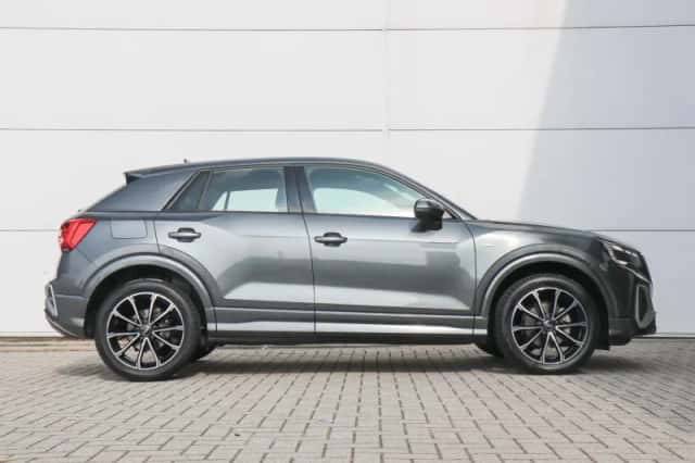 Audi Q2 (2022) thumbnail 3