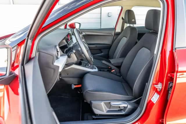 SEAT Arona (2024) thumbnail 4