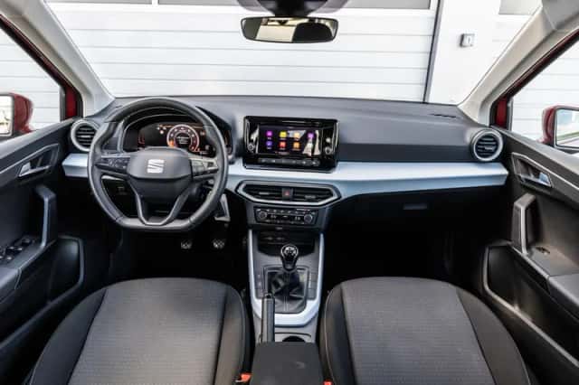 SEAT Arona (2024) thumbnail 5