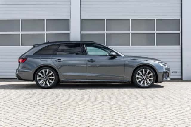 Audi A4 (2024) thumbnail 3