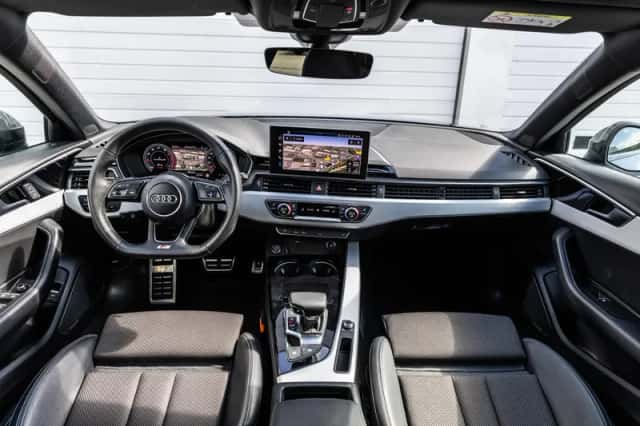 Audi A4 (2024) thumbnail 5