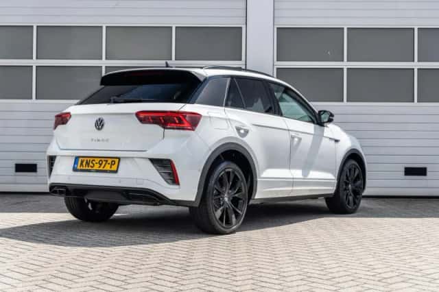 Volkswagen T-Roc (2023) thumbnail 2