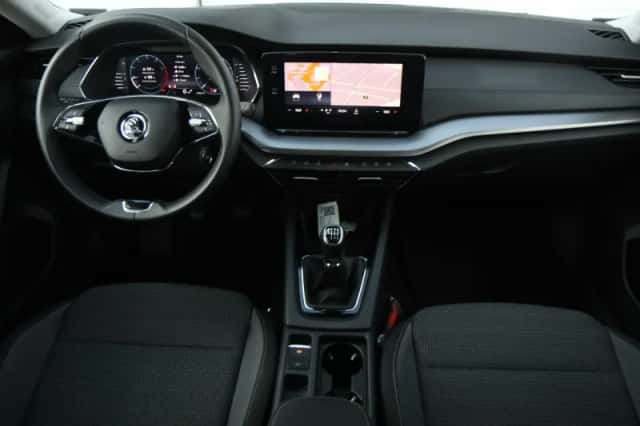 Škoda Octavia (2024) thumbnail 5