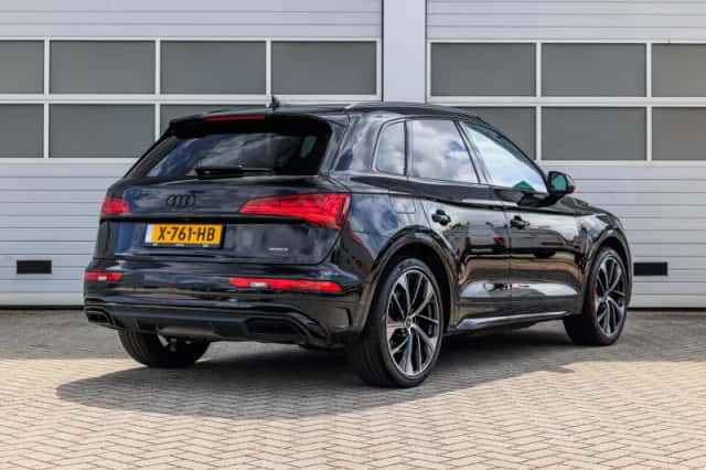 Audi Q5 (2023) thumbnail 2