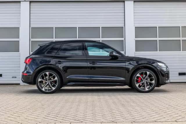 Audi Q5 (2023) thumbnail 3