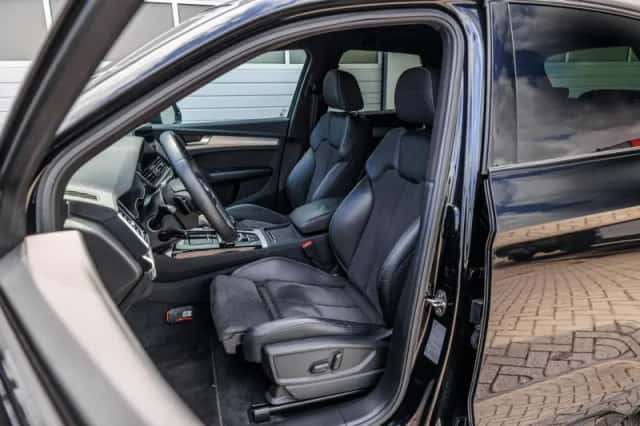 Audi Q5 (2023) thumbnail 4