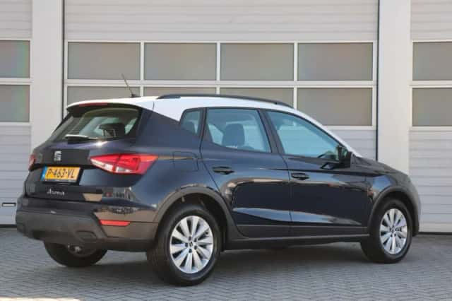 SEAT Arona (2022) thumbnail 2