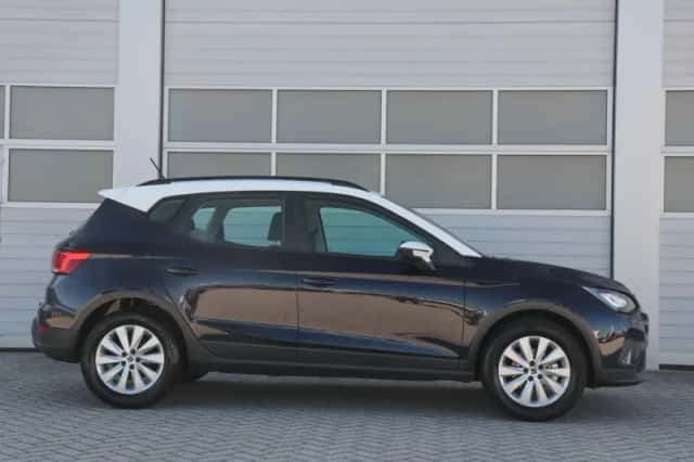 SEAT Arona (2022) thumbnail 3