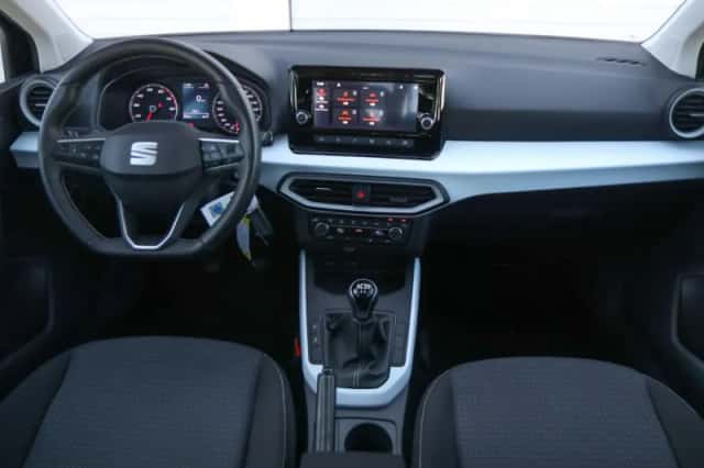 SEAT Arona (2022) thumbnail 5