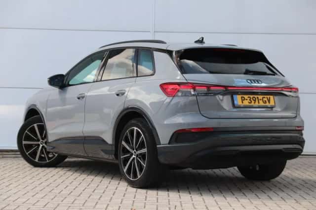 Audi Q4 e-tron (2022) thumbnail 2