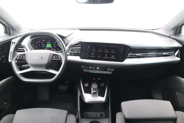 Audi Q4 e-tron (2022) thumbnail 5