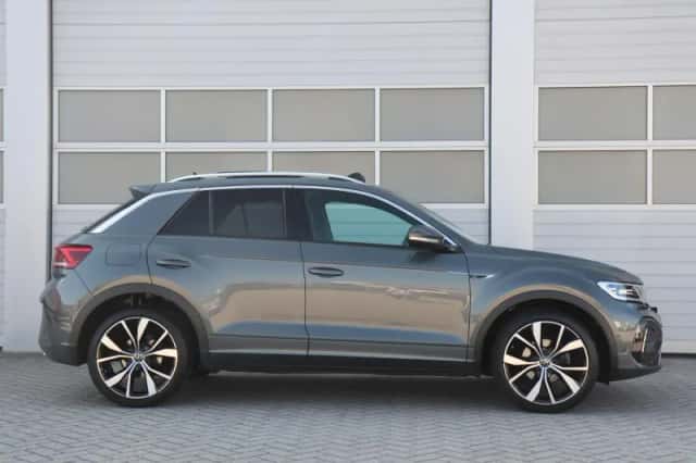 Volkswagen T-Roc (2023) thumbnail 3