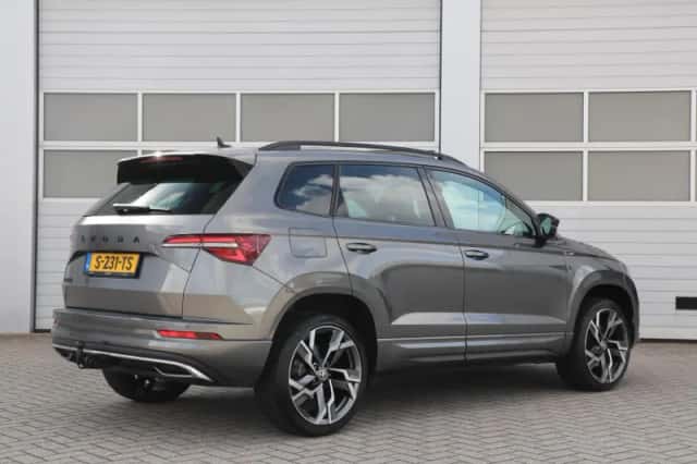 Škoda Karoq (2023) thumbnail 2