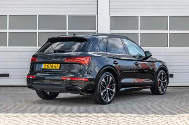Audi Q5 (2023) thumbnail 2