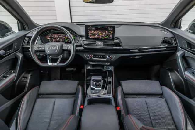 Audi Q5 (2023) thumbnail 5