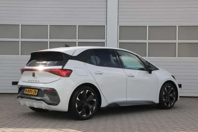 CUPRA Born (2022) thumbnail 2