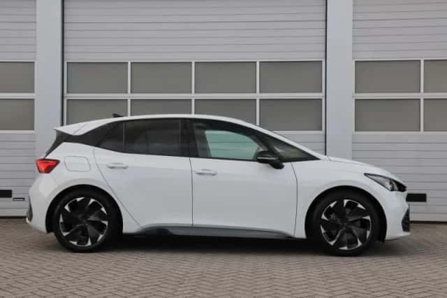CUPRA Born (2022) thumbnail 3