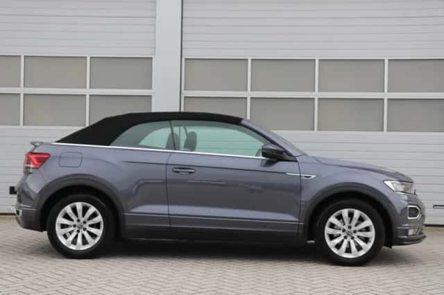 Volkswagen T-Roc (2021) thumbnail 3