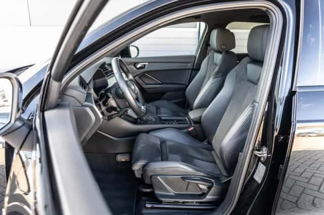 Audi Q3 (2022) thumbnail 4