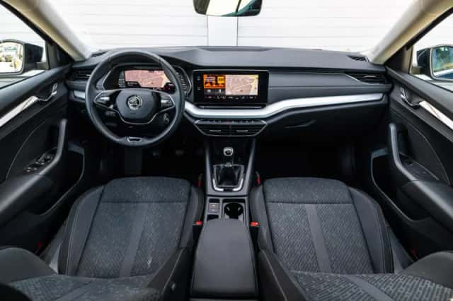 Škoda Octavia (2023) thumbnail 5