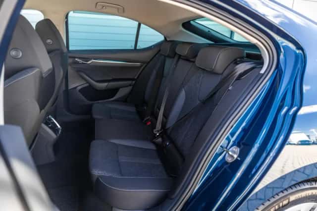 Škoda Octavia (2023) thumbnail 6