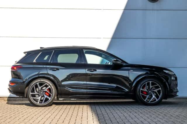 Audi Q6 e-tron (2025) thumbnail 3