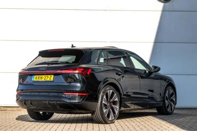 Audi Q8 e-tron (2023) thumbnail 2