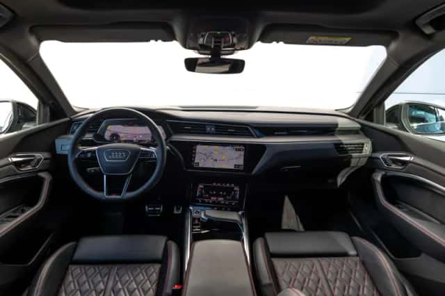 Audi Q8 e-tron (2023) thumbnail 4