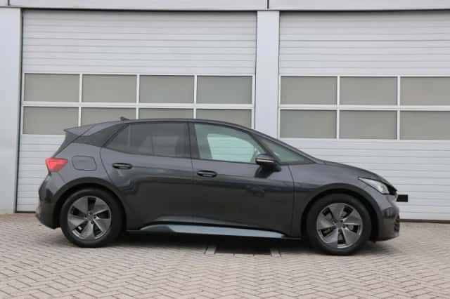 CUPRA Born (2022) thumbnail 3