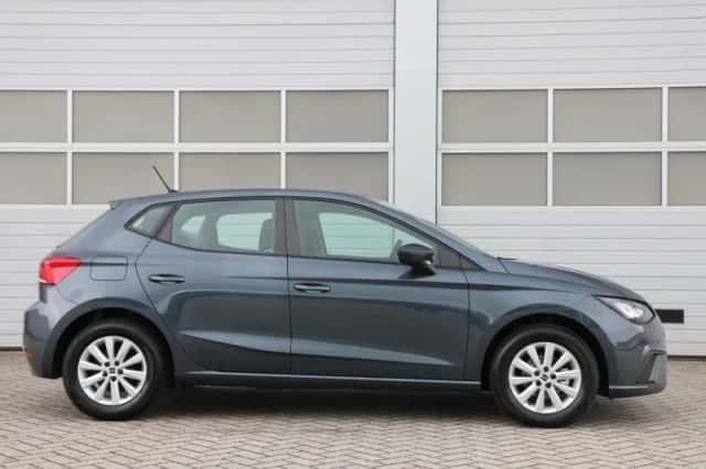 SEAT Ibiza (2024) thumbnail 3