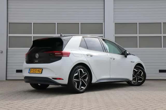 Volkswagen ID.3 (2020) thumbnail 2