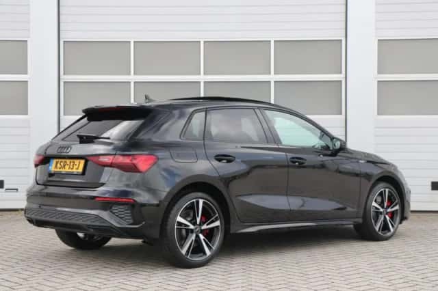 Audi A3 (2023) thumbnail 2