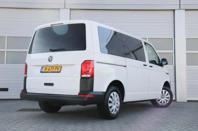 Volkswagen Transporter (2020) thumbnail 2