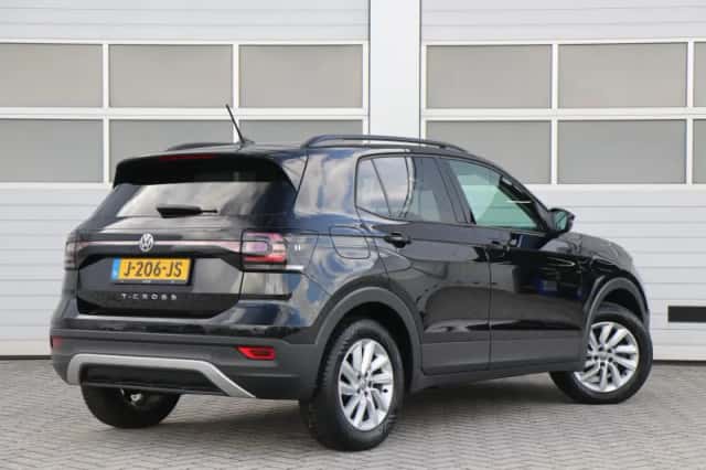 Volkswagen T-Cross (2019) thumbnail 2
